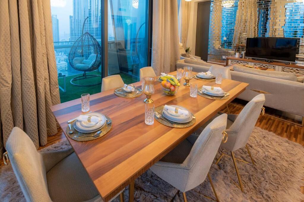 Appartamento First Class 2Br With Full Burj Khalifa And Fountain View Dubai Esterno foto
