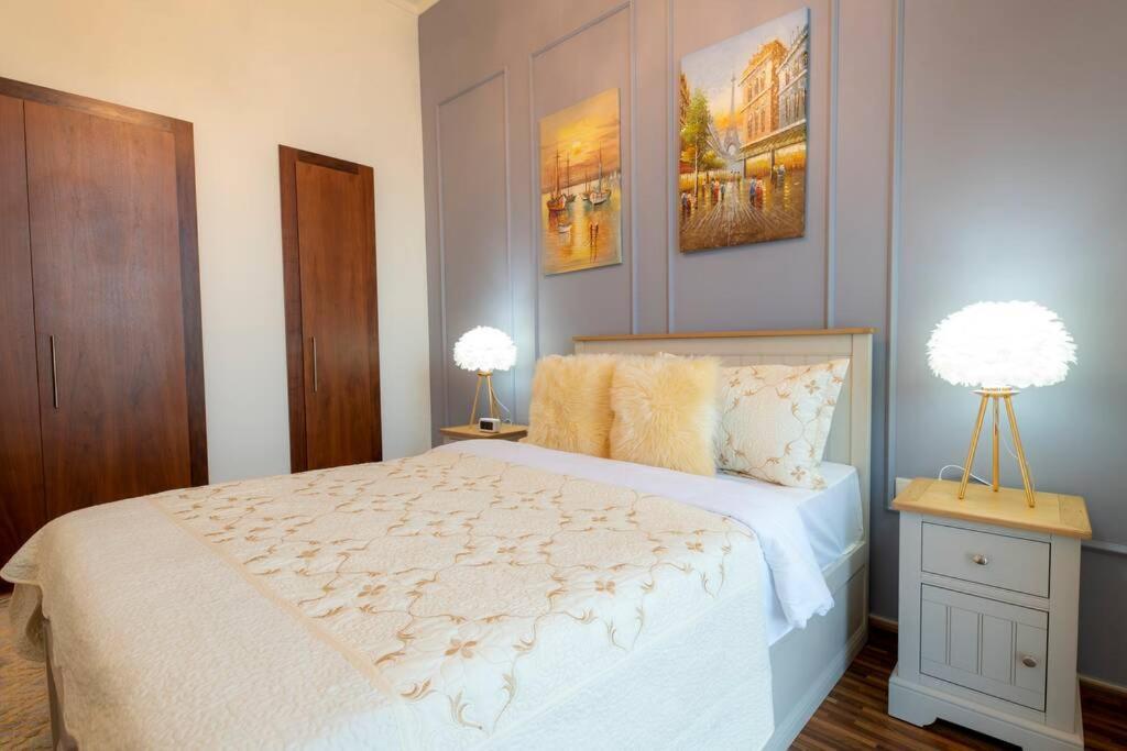 Appartamento First Class 2Br With Full Burj Khalifa And Fountain View Dubai Esterno foto