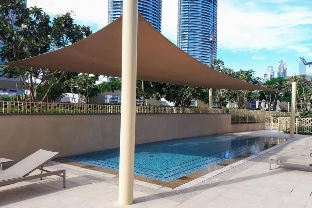 Appartamento First Class 2Br With Full Burj Khalifa And Fountain View Dubai Esterno foto
