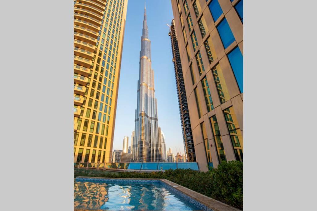 Appartamento First Class 2Br With Full Burj Khalifa And Fountain View Dubai Esterno foto