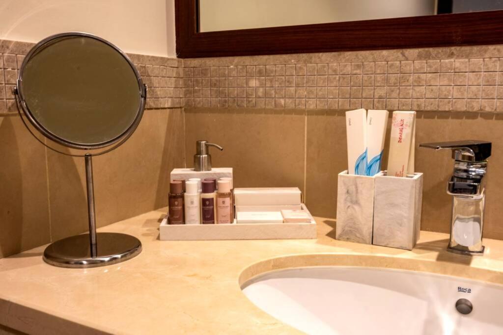 Appartamento First Class 2Br With Full Burj Khalifa And Fountain View Dubai Esterno foto