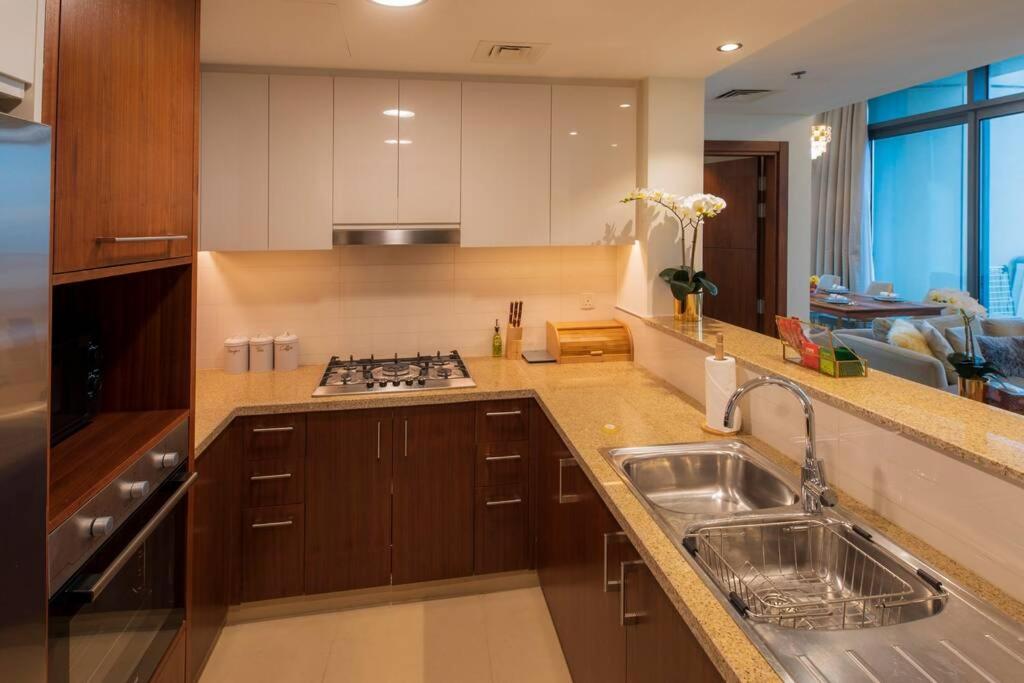 Appartamento First Class 2Br With Full Burj Khalifa And Fountain View Dubai Esterno foto