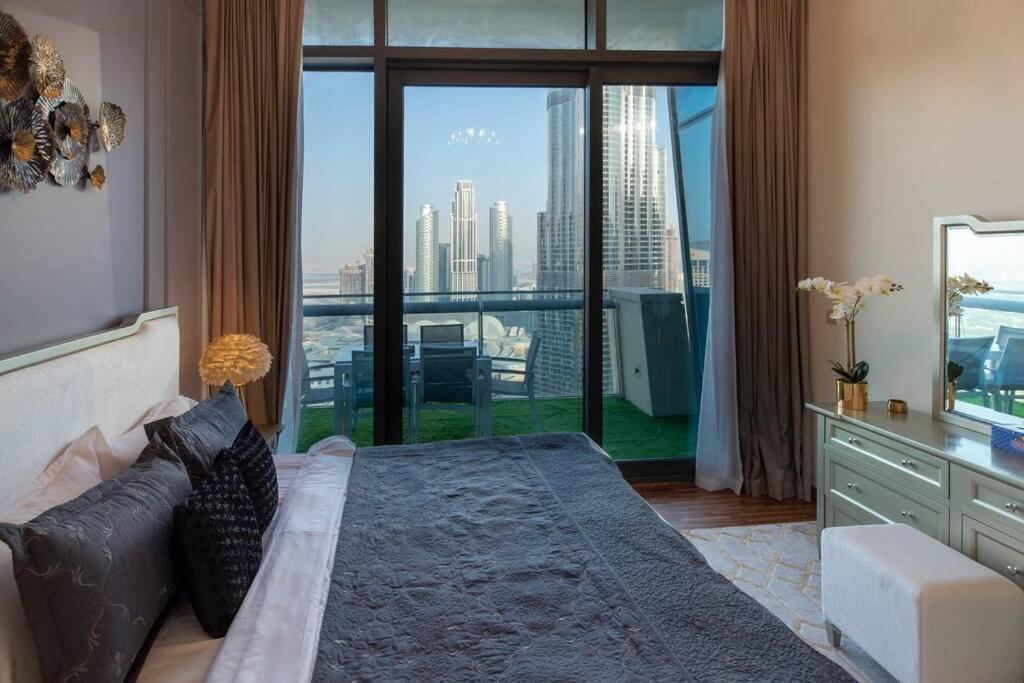 Appartamento First Class 2Br With Full Burj Khalifa And Fountain View Dubai Esterno foto