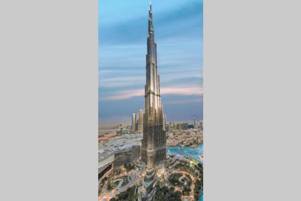 Appartamento First Class 2Br With Full Burj Khalifa And Fountain View Dubai Esterno foto