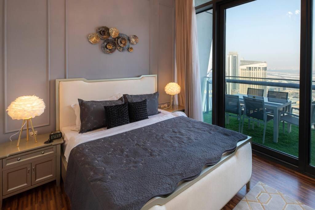 Appartamento First Class 2Br With Full Burj Khalifa And Fountain View Dubai Esterno foto