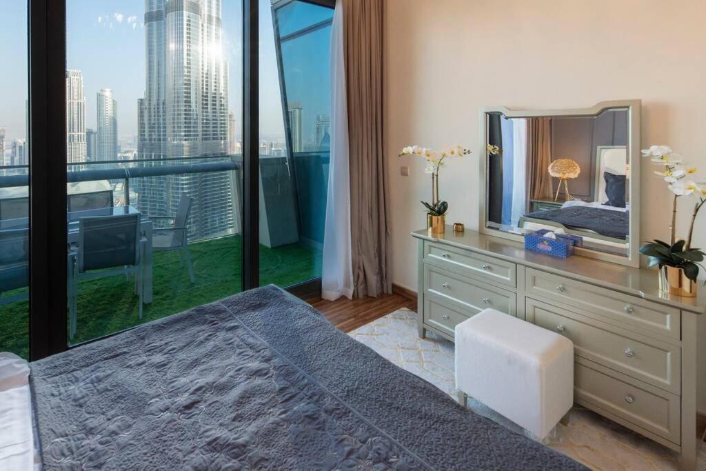 Appartamento First Class 2Br With Full Burj Khalifa And Fountain View Dubai Esterno foto
